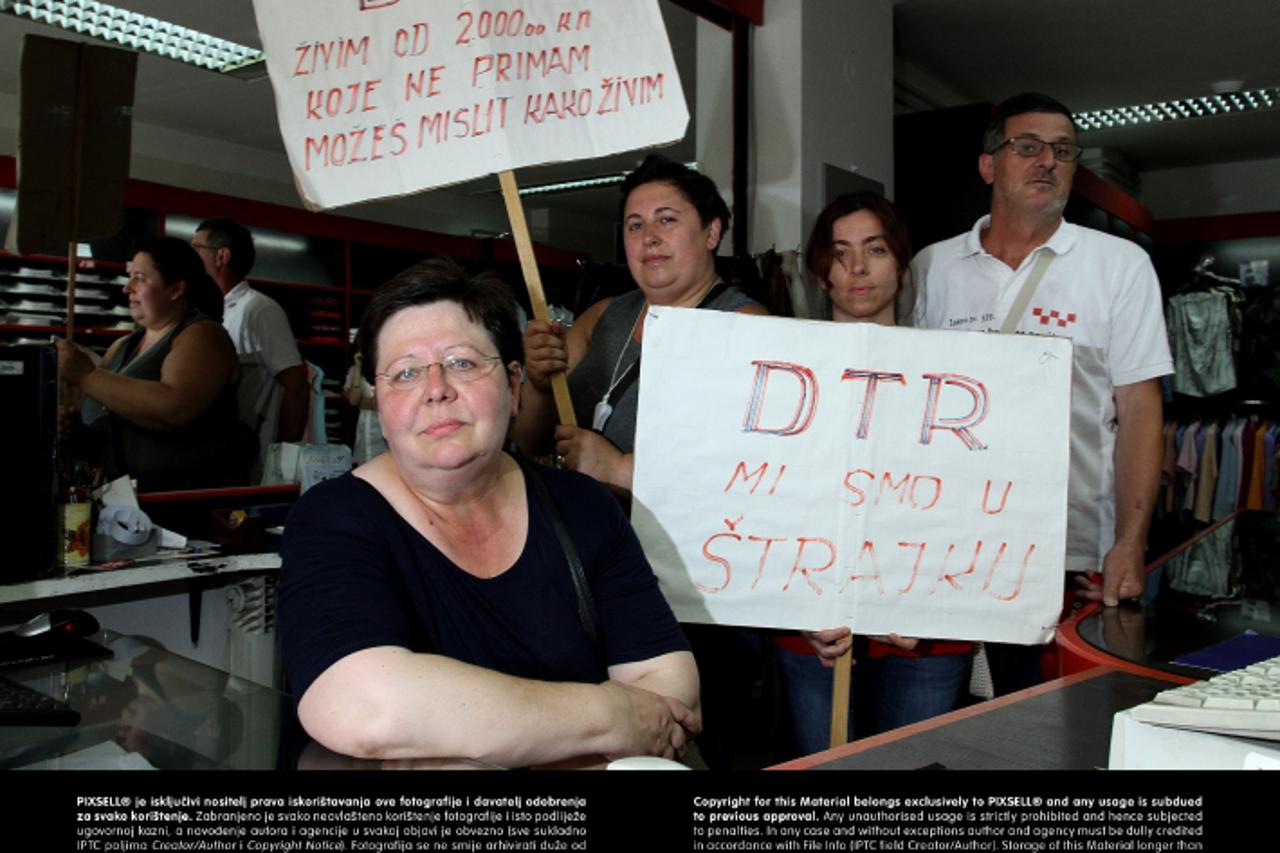 '13.06.2013., Zagreb - Radnici DTR-a u poslovnici u Ilici, koji strajkaju zbog neisplacenih placa. Photo: Anto Magzan/PIXSELL'