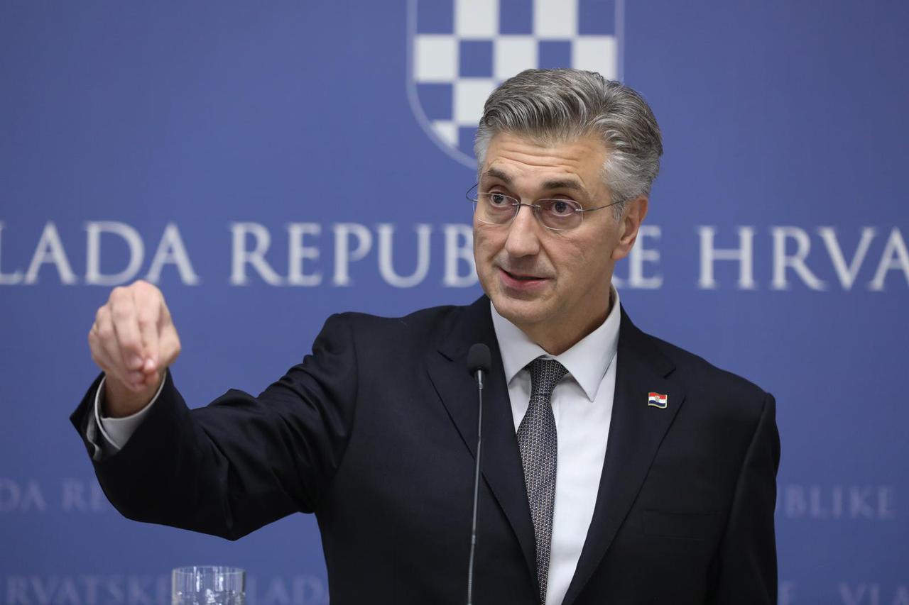 Zagreb: Premijer Andrej Plenković održao izvanrednu konferenciju za medije