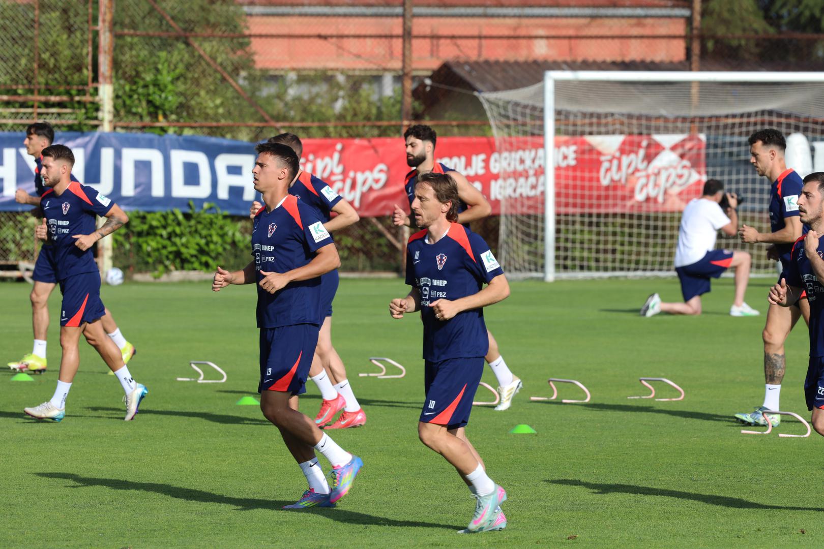 Modrić bi idućeg tjedna trebao odraditi liječničke preglede i potpisati za Milan, gdje bi trebao dobiti ugovor na 1+1 godinu te tamo dočekati Svjetsko prvenstvo