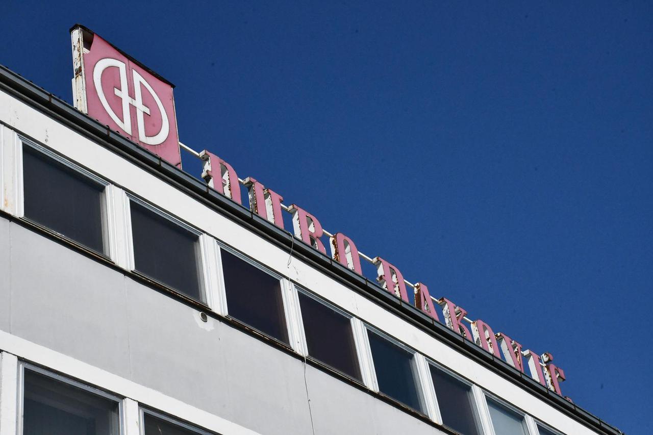 Zoran Milanović posjetio je tvrtku “Đuro Đaković Grupa“, održao je sastanak s Upravom te obišao proizvodni pogon tvrtke