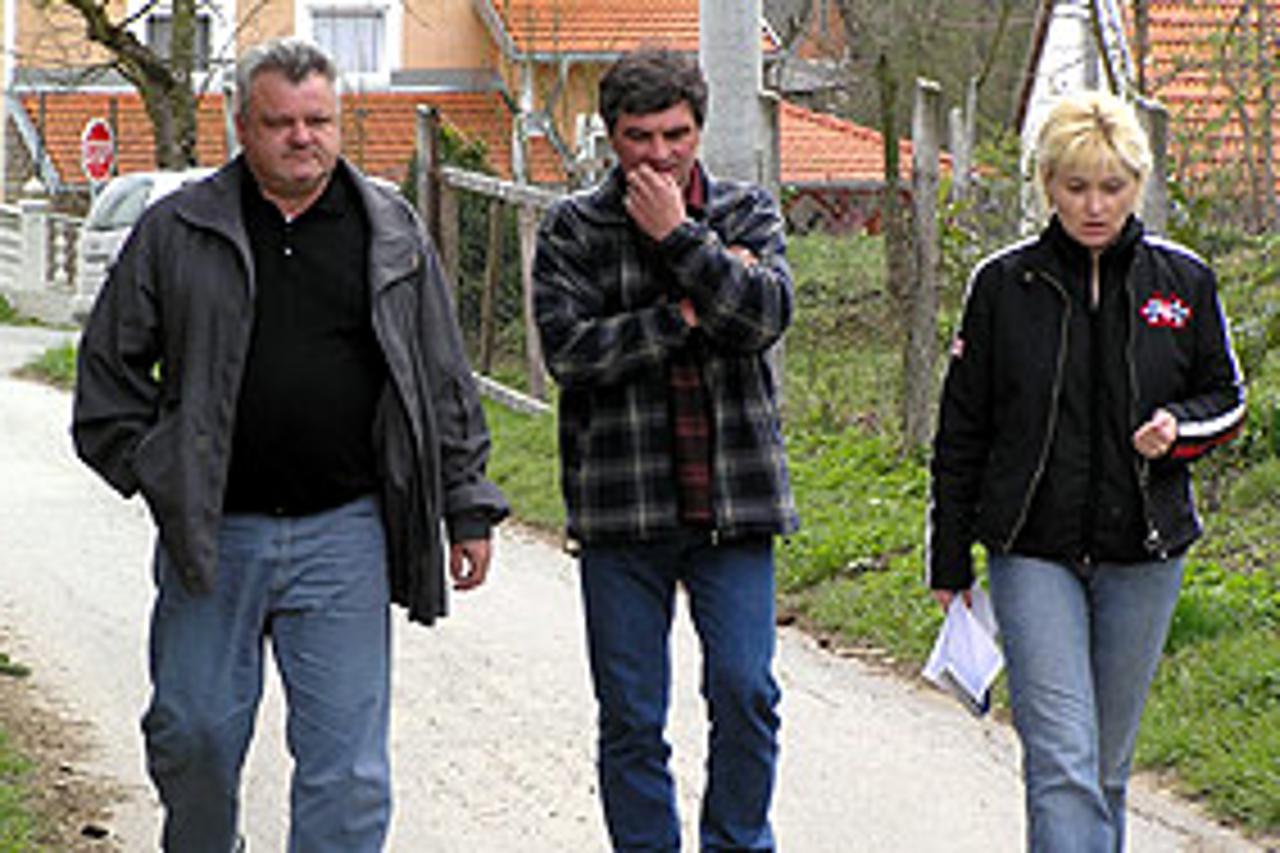 Otac 15-godišnjaka Darko Hudić (u sredini)