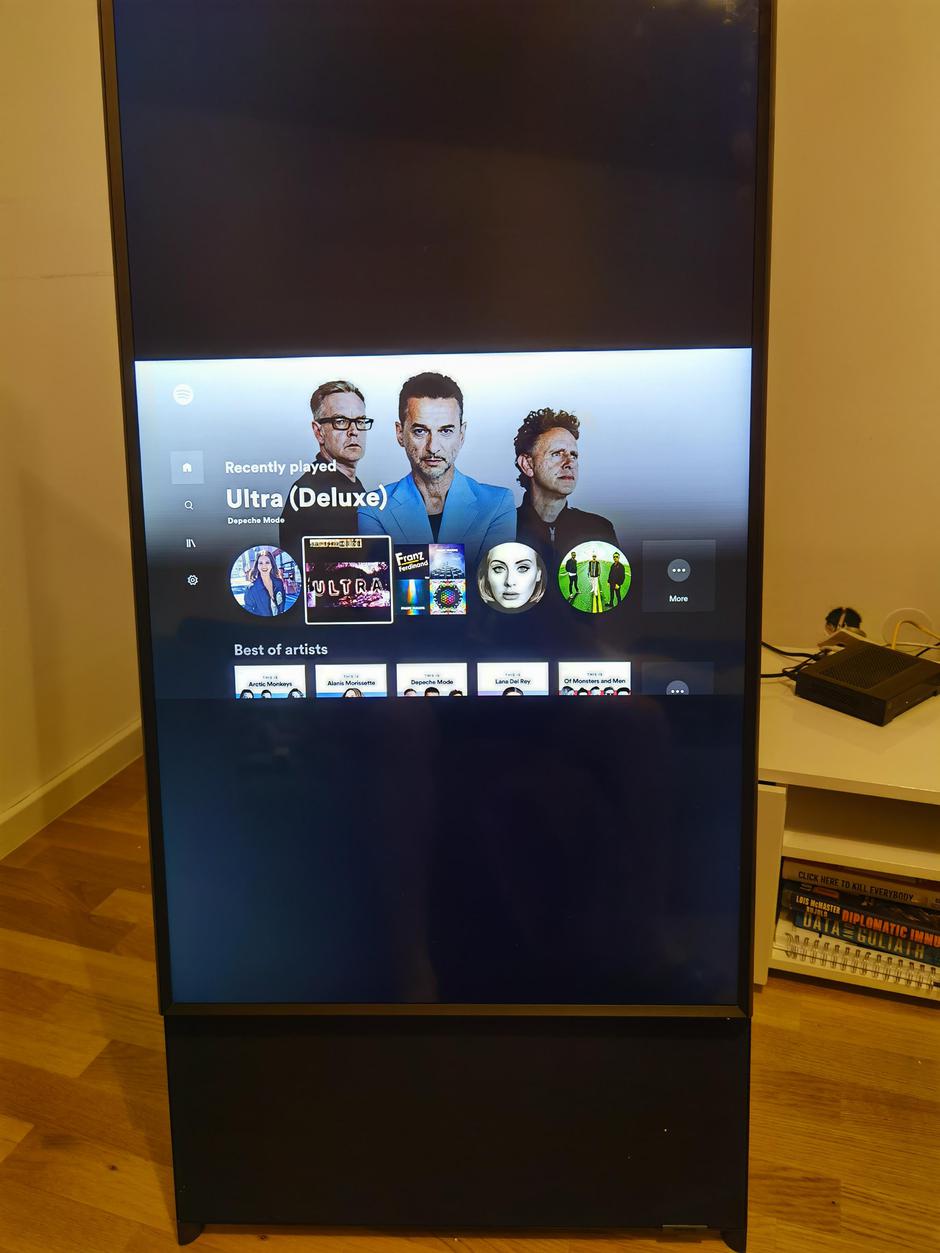 Rotirajući televizor Samsung Sero