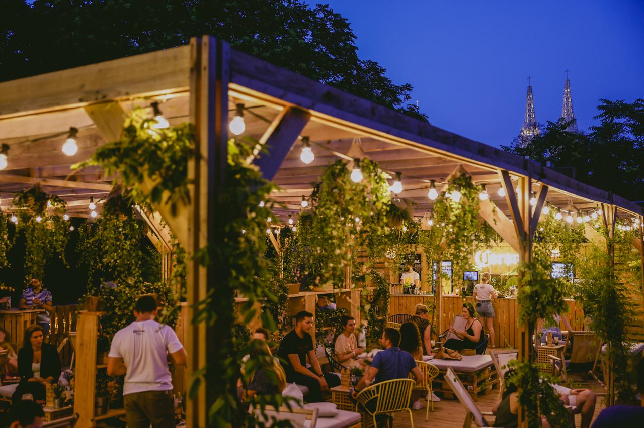 Corona Sunsets Sessions