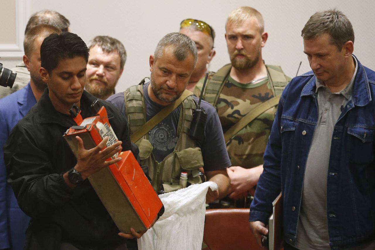 Crne kutije malezijskog aviona