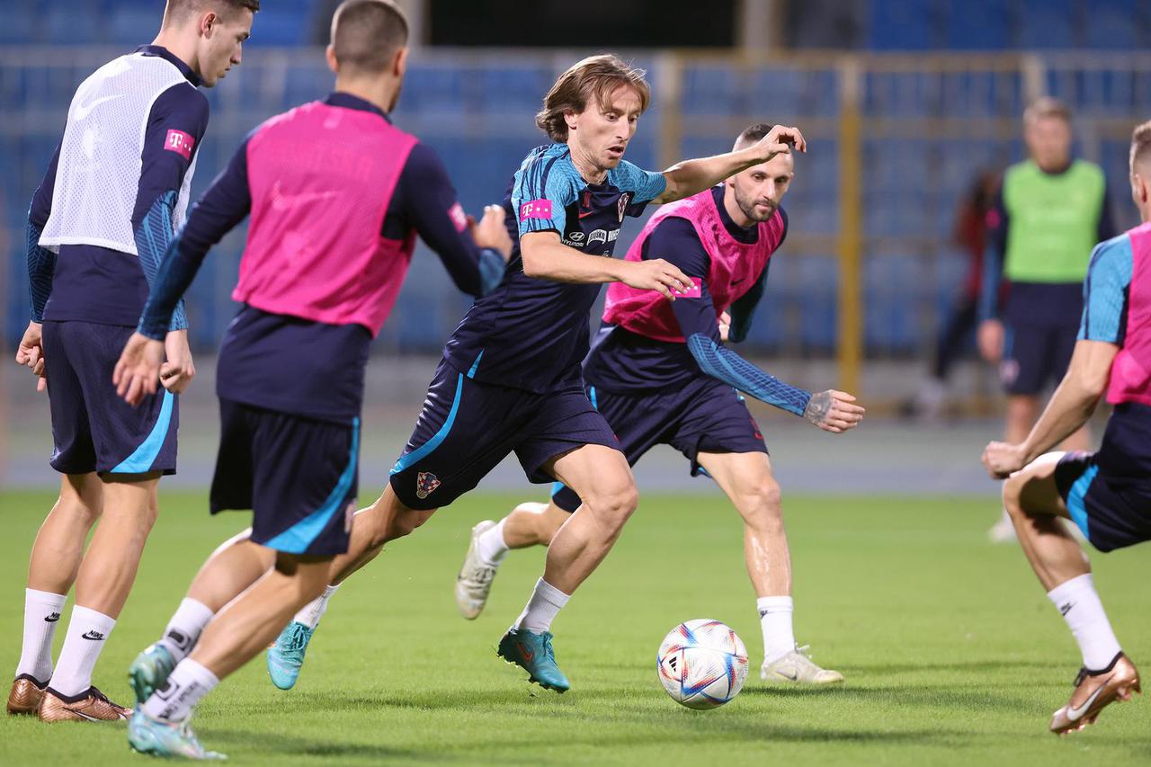 Rijad: Trening hrvatske nogometne reprezentacije uoči utakmice protiv Saudijske Arabije