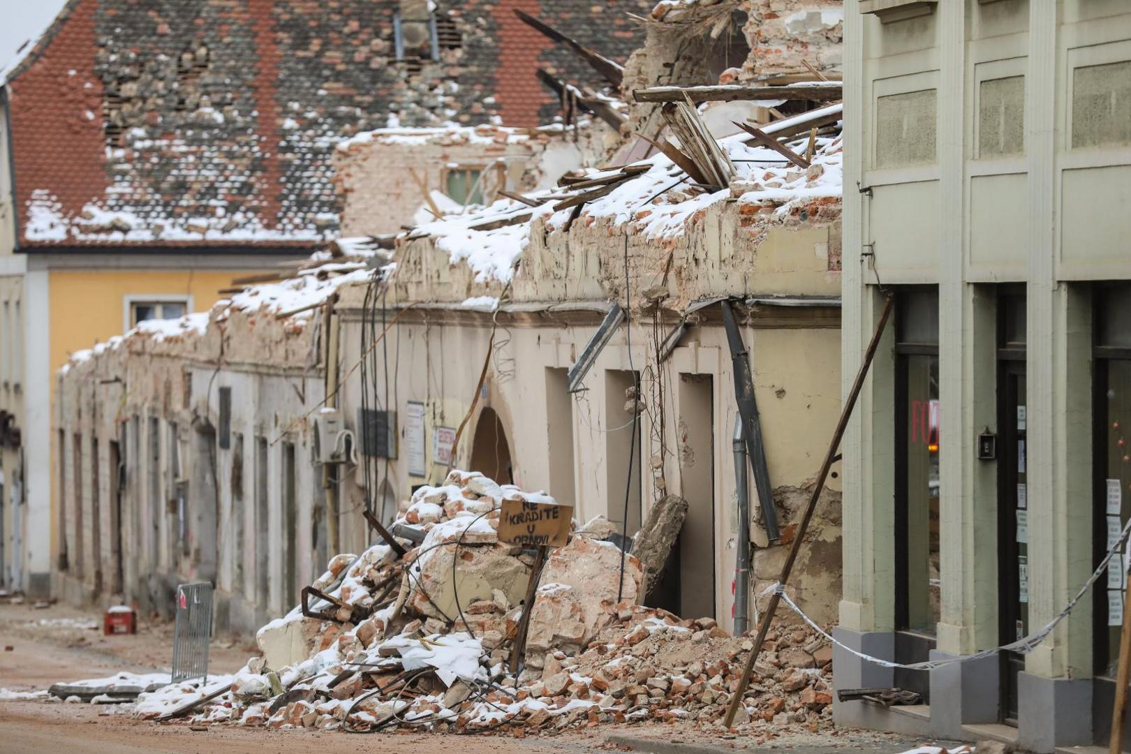18.01.2021,Petrinja - Svakodnevica u razrusenoj PetrinjiPhoto: Jurica Galoic/PIXSELL