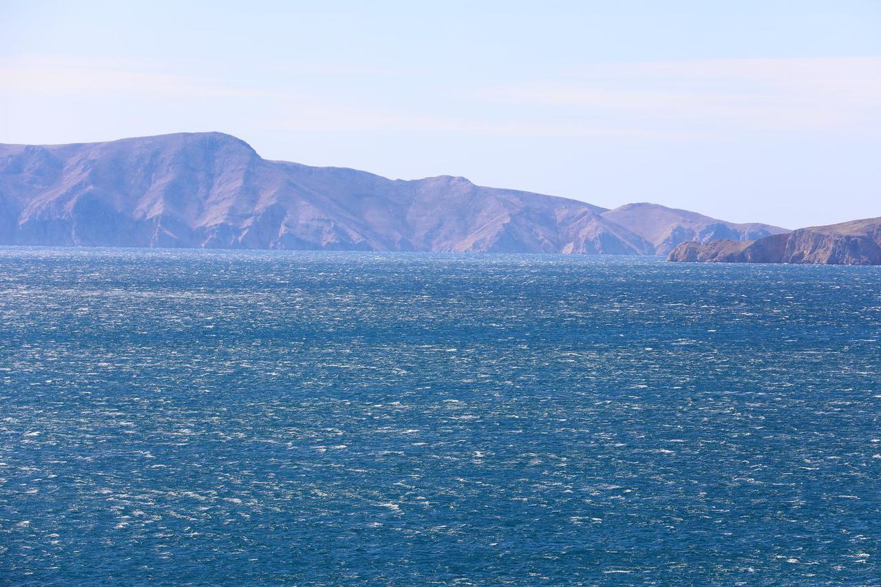 Senj: Jaka bura u velebitskom kanalu ne stvara probleme u prometu