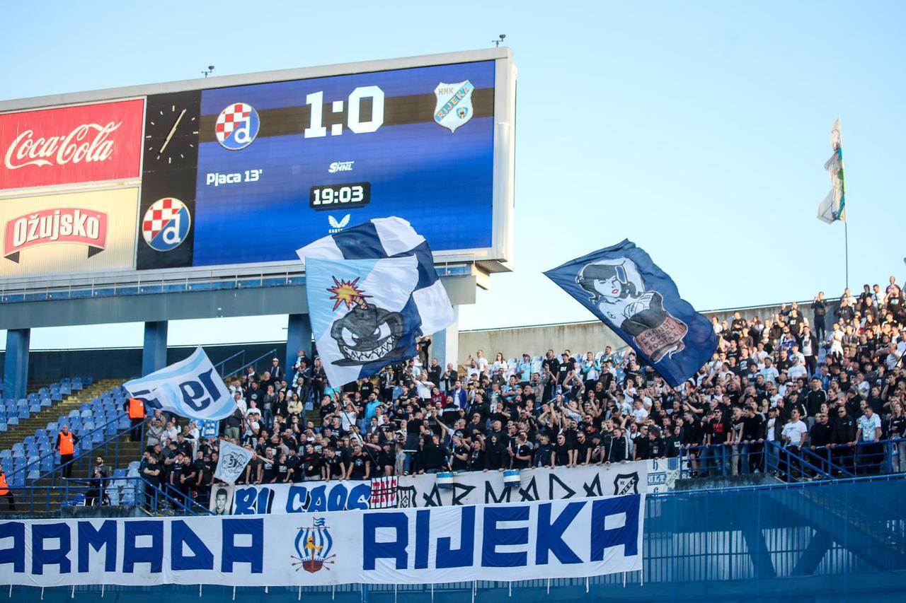 Zagreb: Navijači na utakmici Dinama i Rijeke