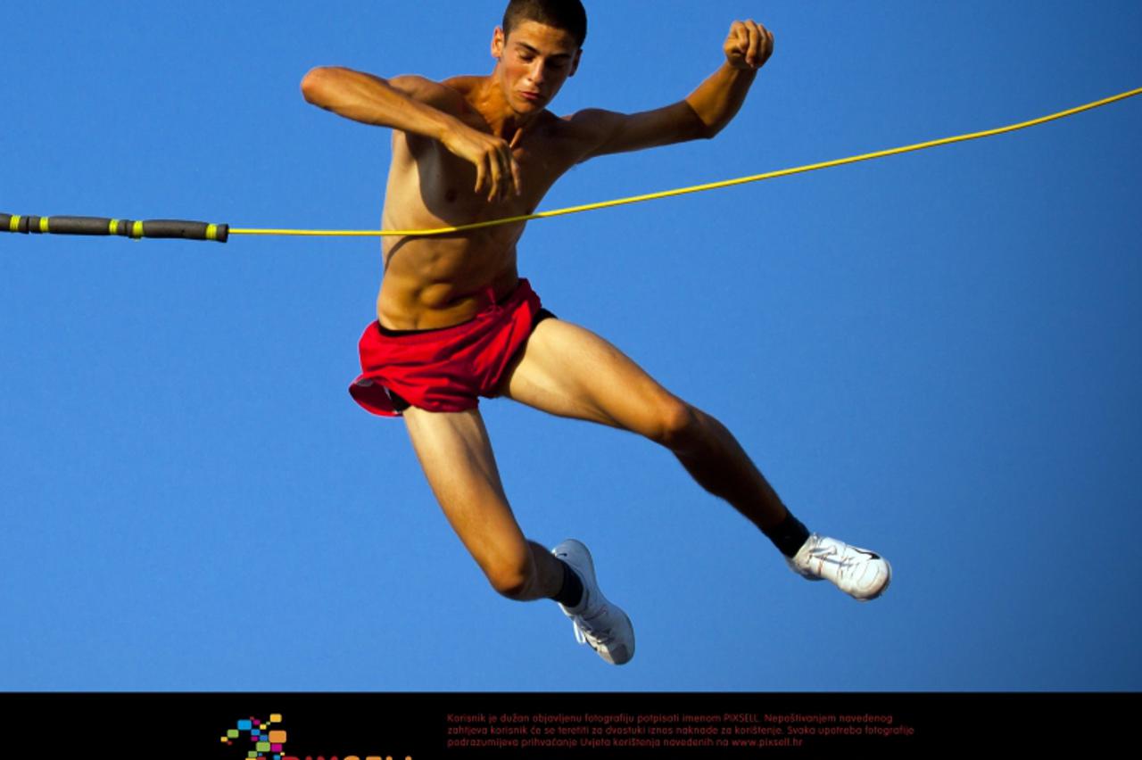 '19.07.2010.,Osijek - Ivan Horvat, juniorski rekorder Hrvatske u skoku s motkom, clan Atletskog kluba Slavonija-Zito iz Osijeka Photo:Krunoslav Petric/PIXSELL'