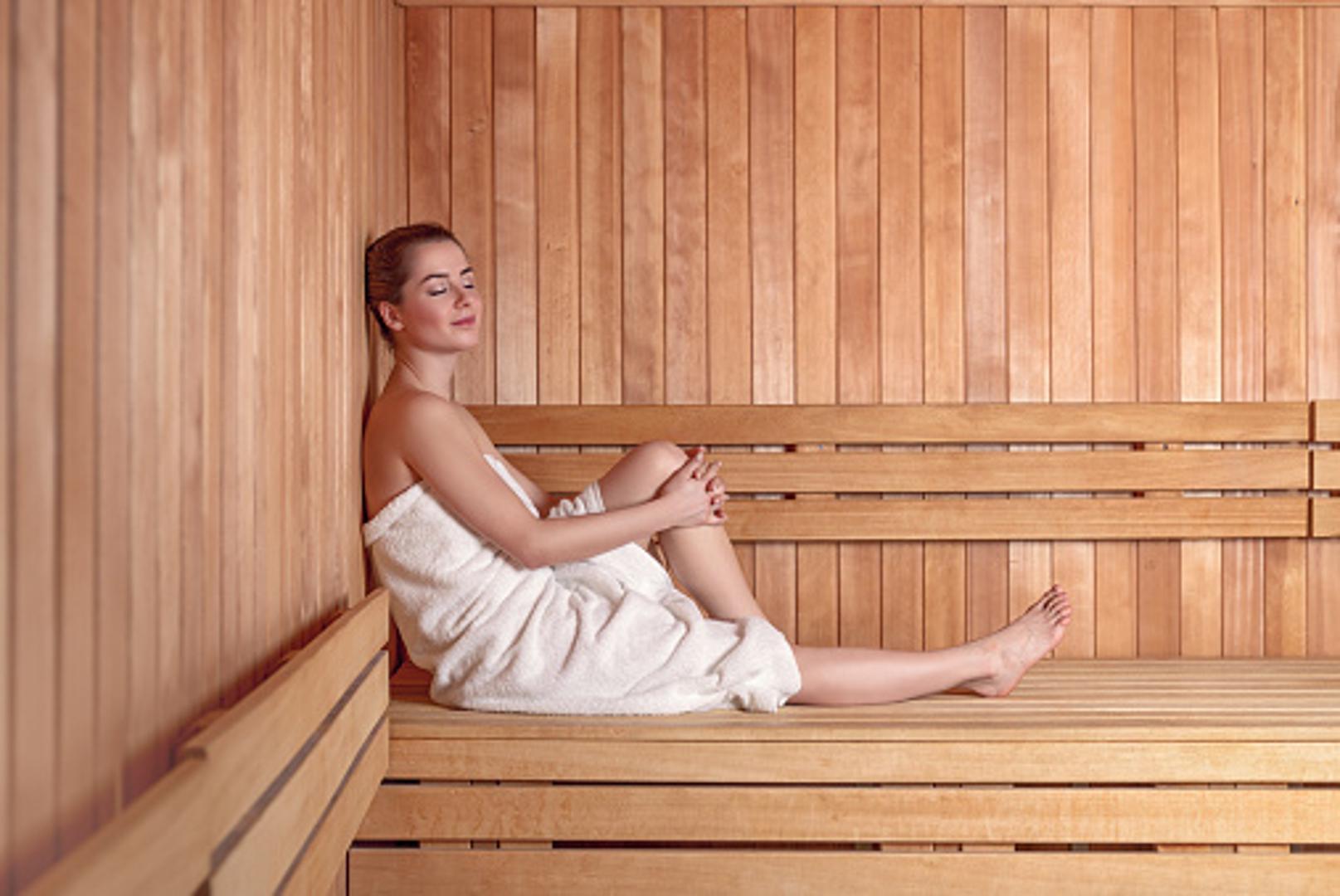 U proljetnim danima mnogi razmišljaju o detoksikaciji organizma pa će mnoge privući odlazak u saunu. Iako je posebno privlačno u saunu odlaziti i tijekom hladnih, zimskih mjeseci. 