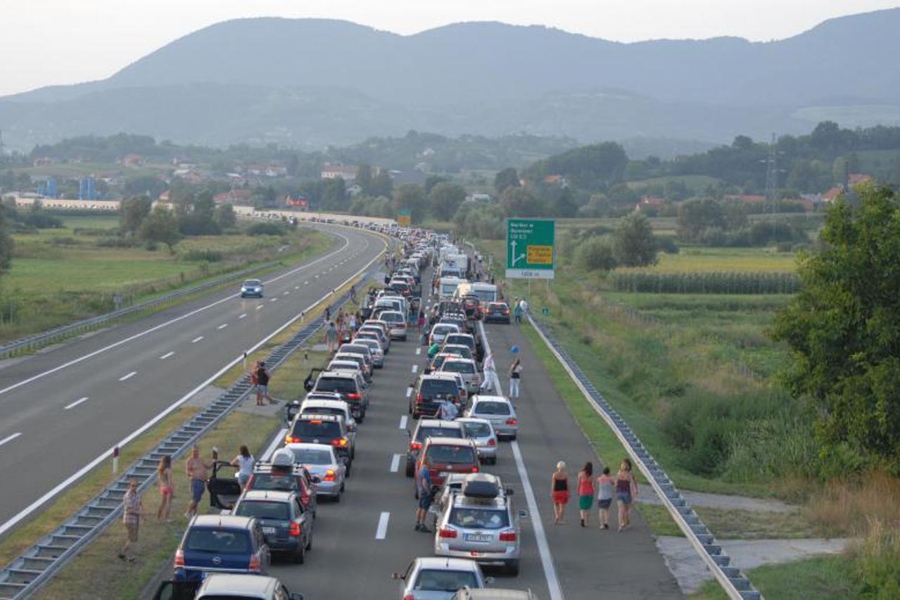 krapina,macelj,kolona,gužva (1)