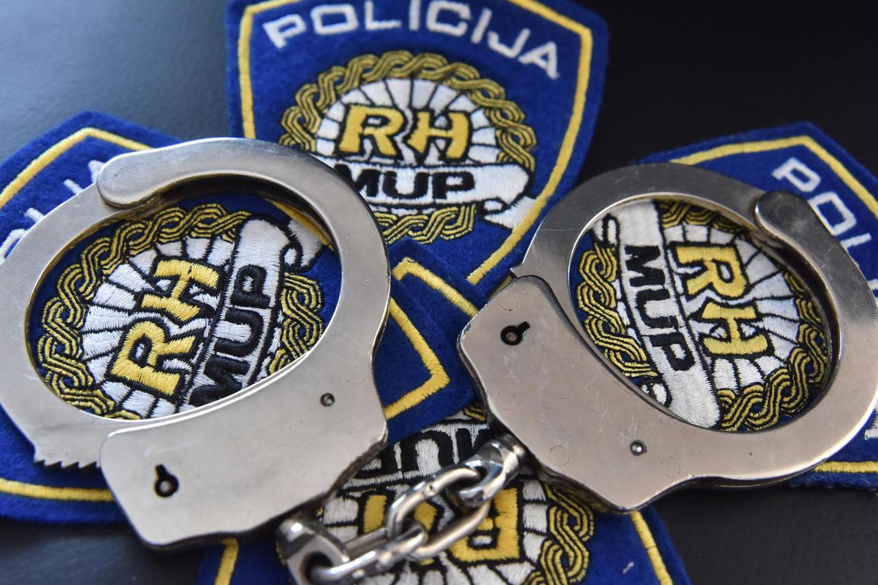 Policijske lisice