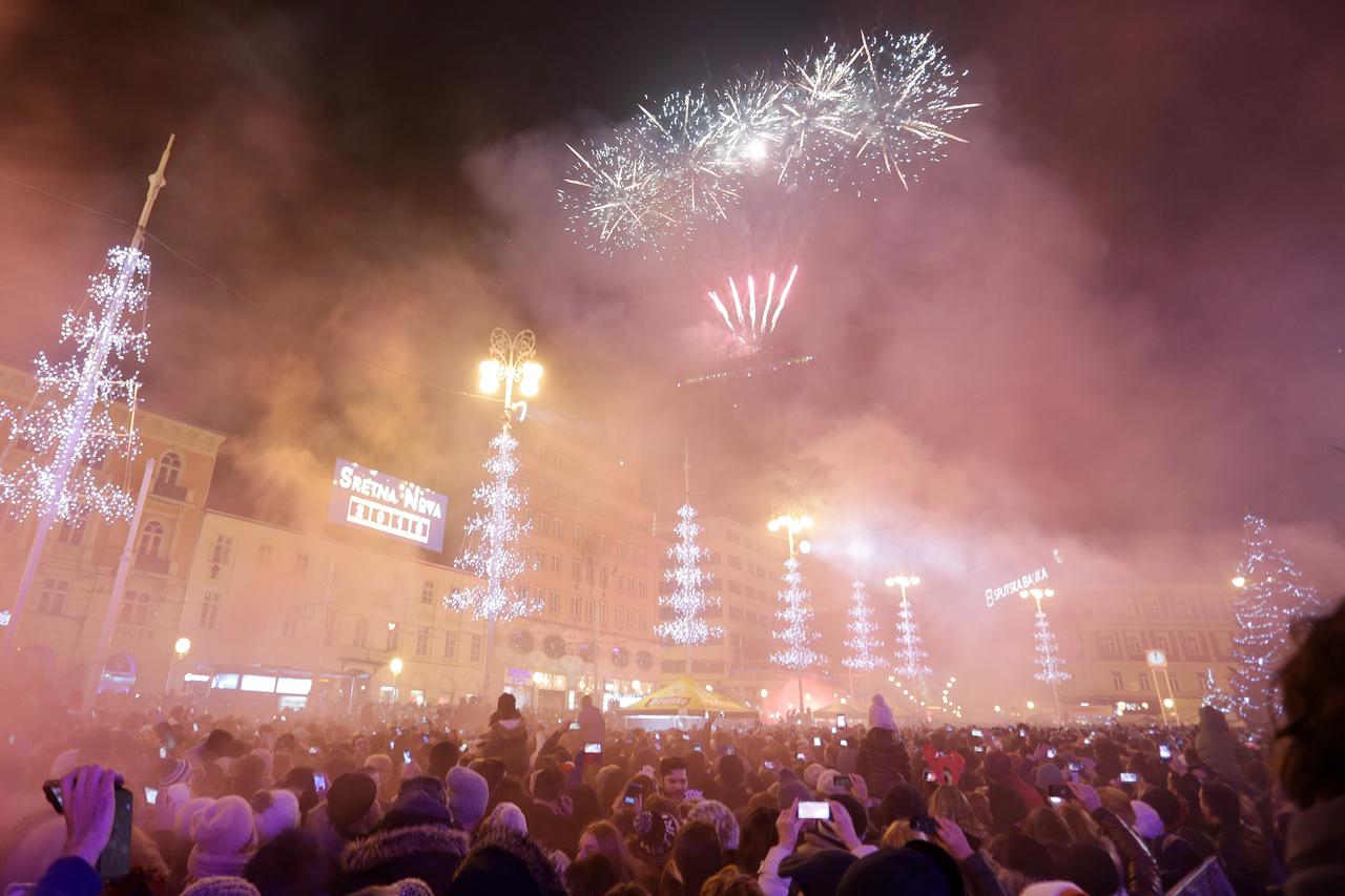 01.01.2016., Zagreb - Na Trgu bana Josipa Jelacica organiziran je svecani docek Nove godine uz koncert. Photo: 