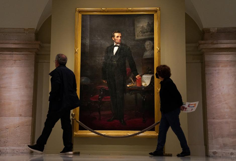 Life-size Lincoln painting on display in the “Americas’s Presidents” exhibition in Washington