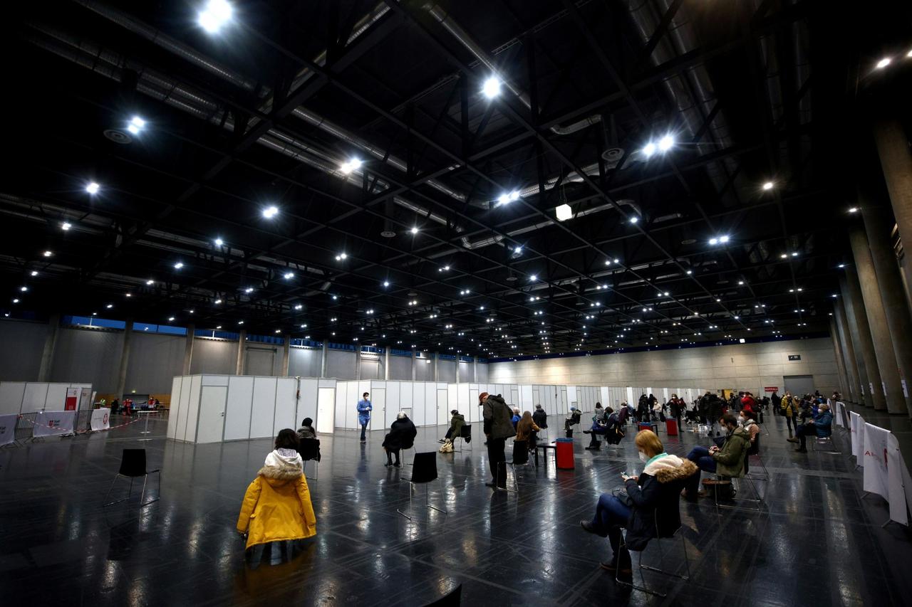 Mass vaccination programme for healthcare workers in Vienna