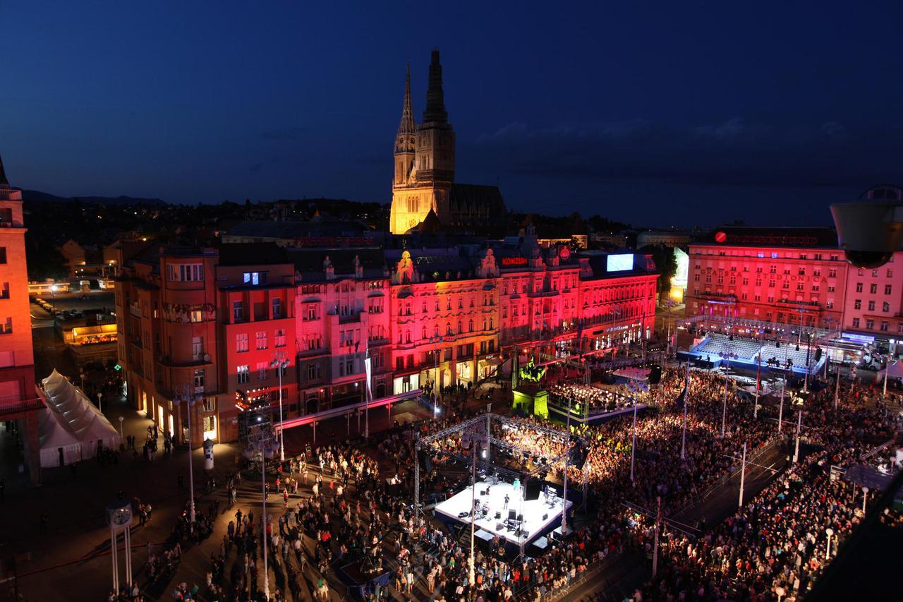ARHIVA - Zagreb, 2013: Panoramski pogled na Trg gdje se održava sve?ana proslava ulaska RH u EU