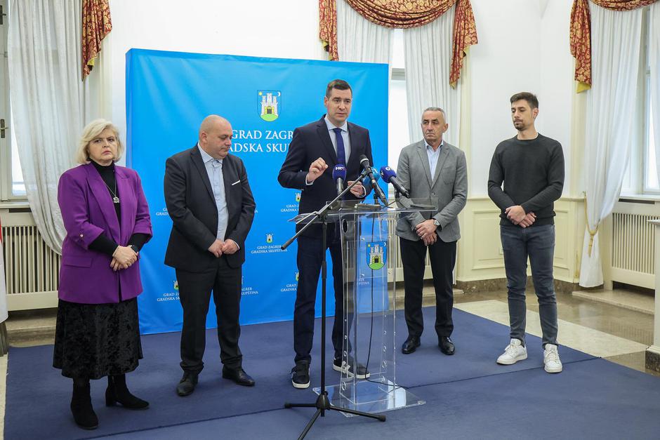Zagreb: Uoči 17. sjednice zagrebačke Gradske skupštine, oporbeni klubovi održali su konferenciju za medije