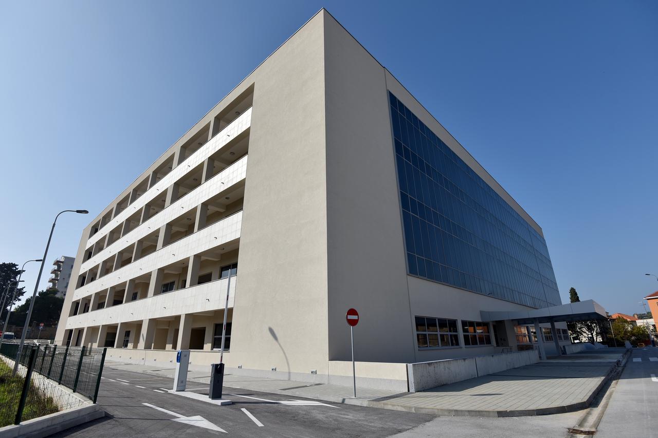 Zgrada Poliklinike Opće bolnice Zadar