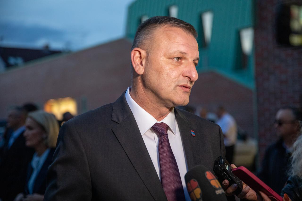 Osijek: Mato Lukić, zamjenik župana, obratio se medijima na Veterinarskim danima