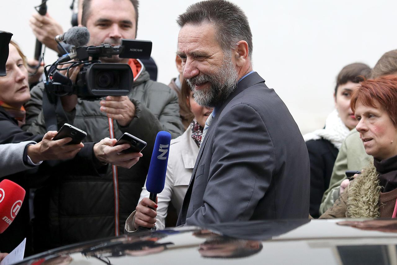 27.10.2016., Zagreb - Na svojoj prvoj sjednici Vlada premijera Andreja Pelkovica bi, uz brojna imenovanja, trebala predstaviti i promjene poreznih zakona.  Pavo Barisic.  Photo: Patrik Macek/PIXSELL