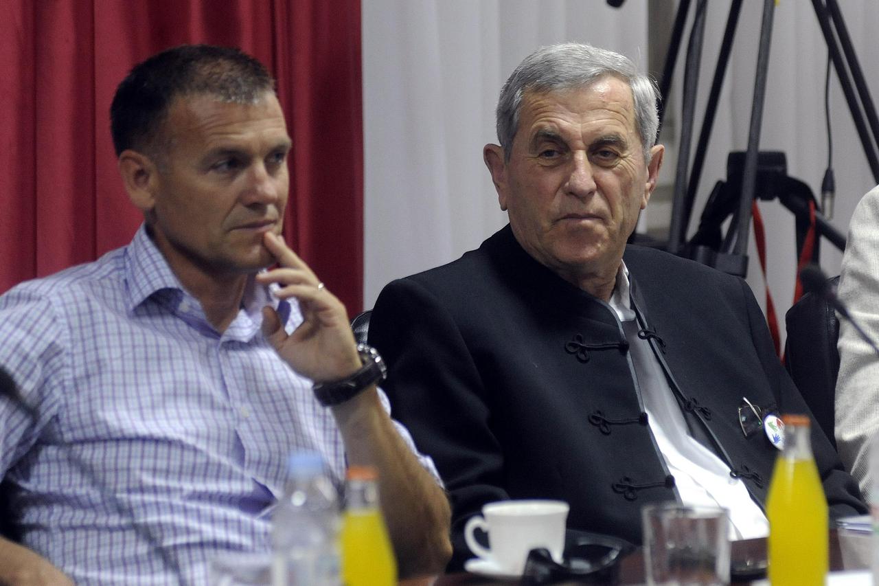 Damir Vidošević i don Ivan Grubišić