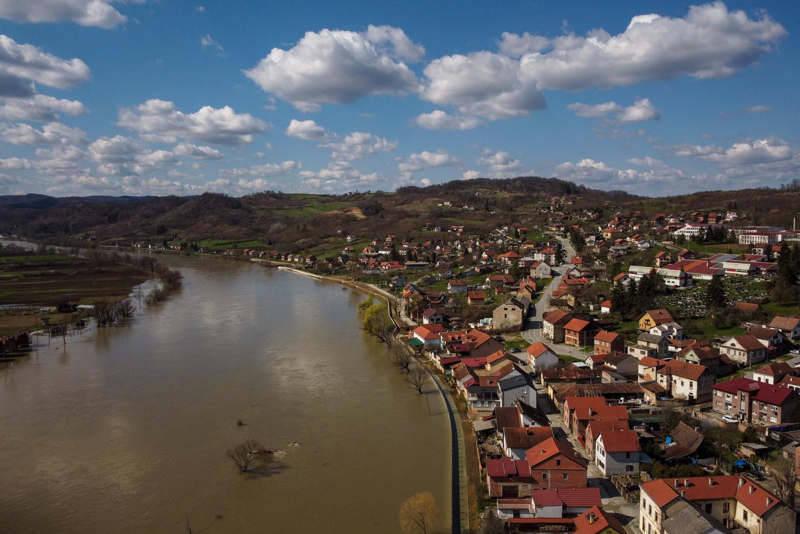 Kako se navodi, ovaj sustav može obraniti vodostaj Une do 550 cm.