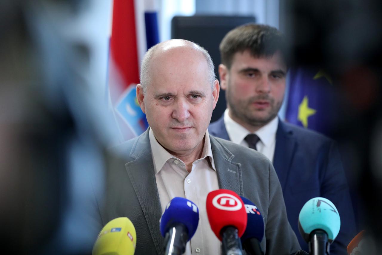 Sisak: Potpisan Ugovor o javnoj usluzi prijevoza putnika u cestovnom prometu