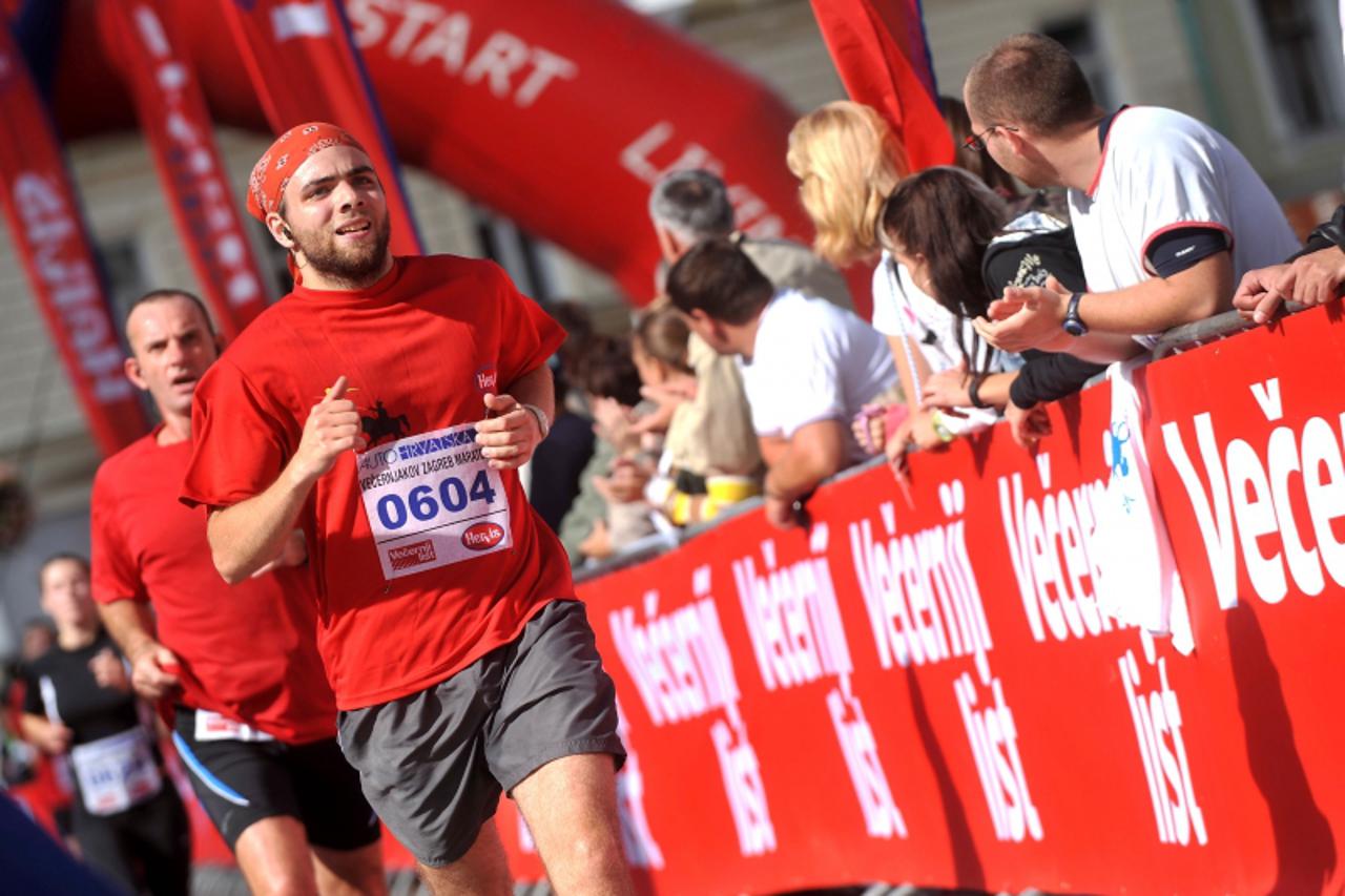 \'sport...zagreb...11.10.2009.  trg bana josipa jelacica - 18 vecernjakov maraton, utrka gradjana 5 km, polumaraton 21 km, maraton 42 km /  Photo: Marko Lukunic / VLM\'