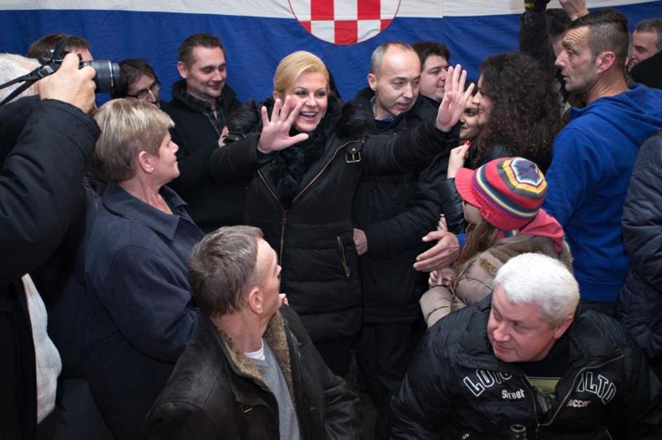 Kolinda Grabar Kitarović posjetila branitelje u Savskoj 