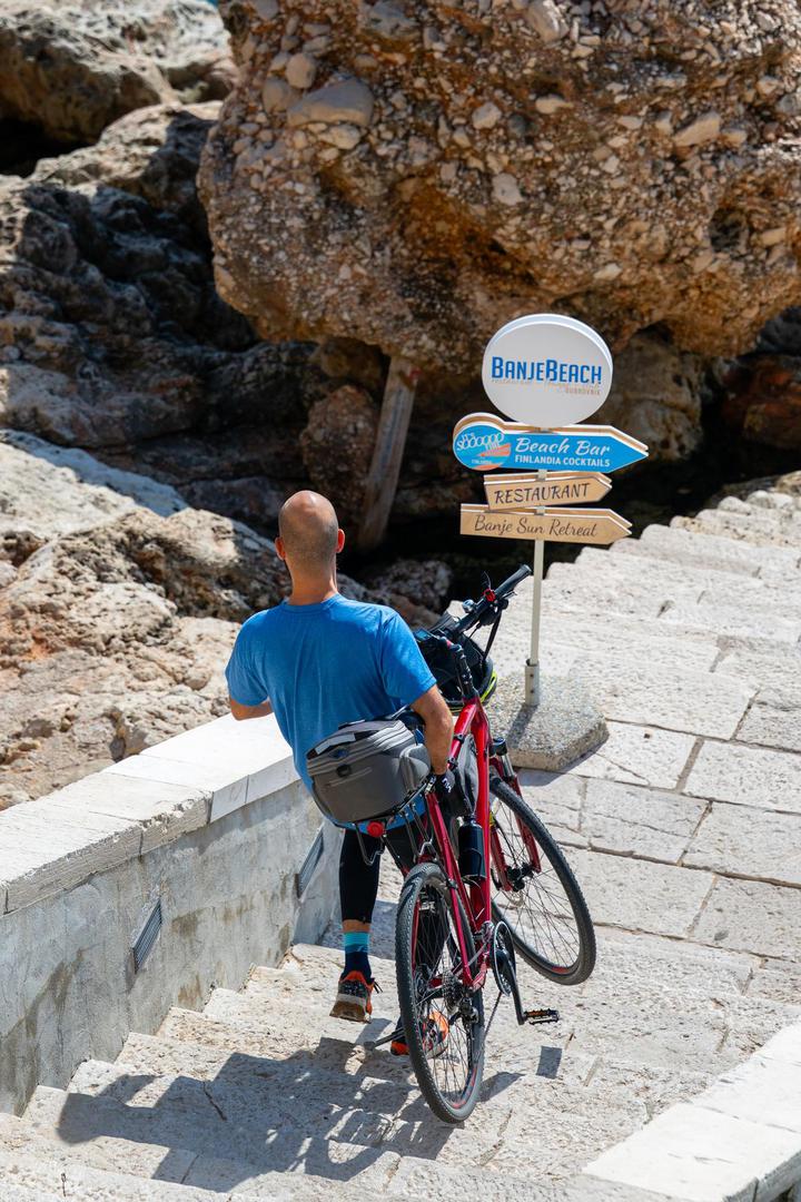 Temperatura će biti osjetno niža, jutarnja između 8 i 13 °C, na Jadranu od 13 do 18 °C, a najviša dnevna uglavnom od 10 do 20 °C, javlja DHMZ.