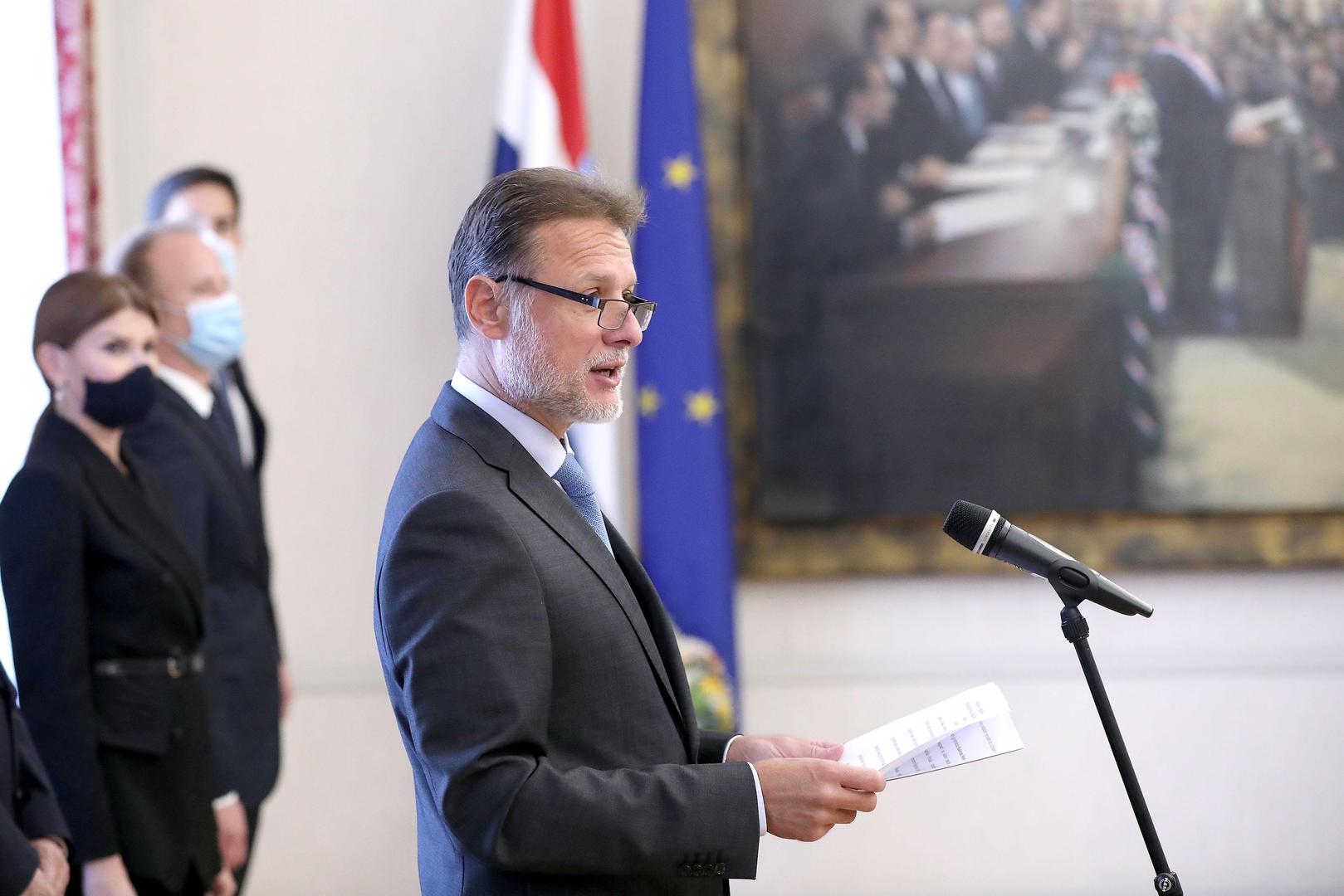 18.10.2021., Zagreb -Izabrani predsjednik Vrhovnog suda Republike Hrvatske i predsjednik Drzavnog izbornog povjerenstva Radovan Dobronic prisegnuo je danas pred predsjednikom Hrvatskoga sabora Gordanom Jandrokovicem. Photo: Patrik Macek/PIXSELL