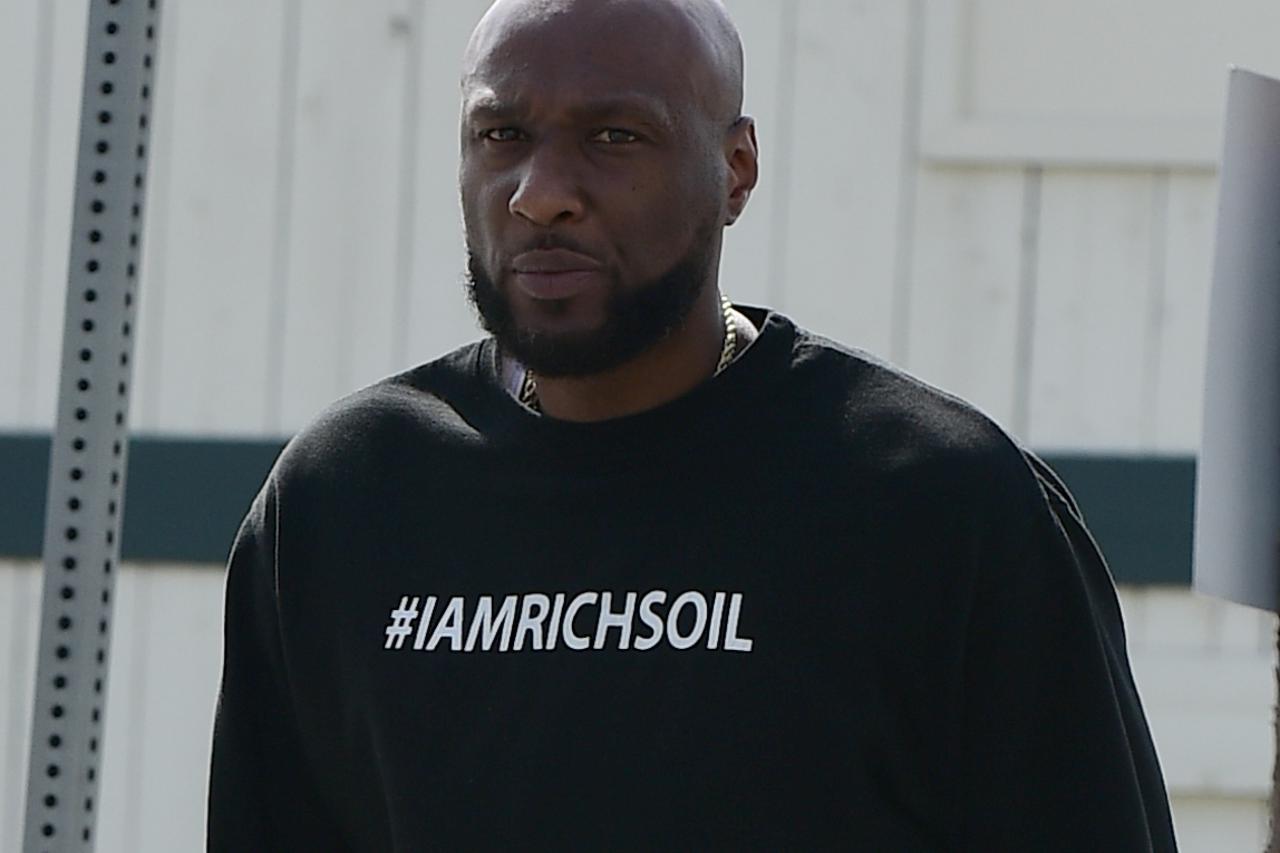 Los Angeles: Košarkaš i bivši muž Khloe Kardashian s majicom se hvali kako je bogat