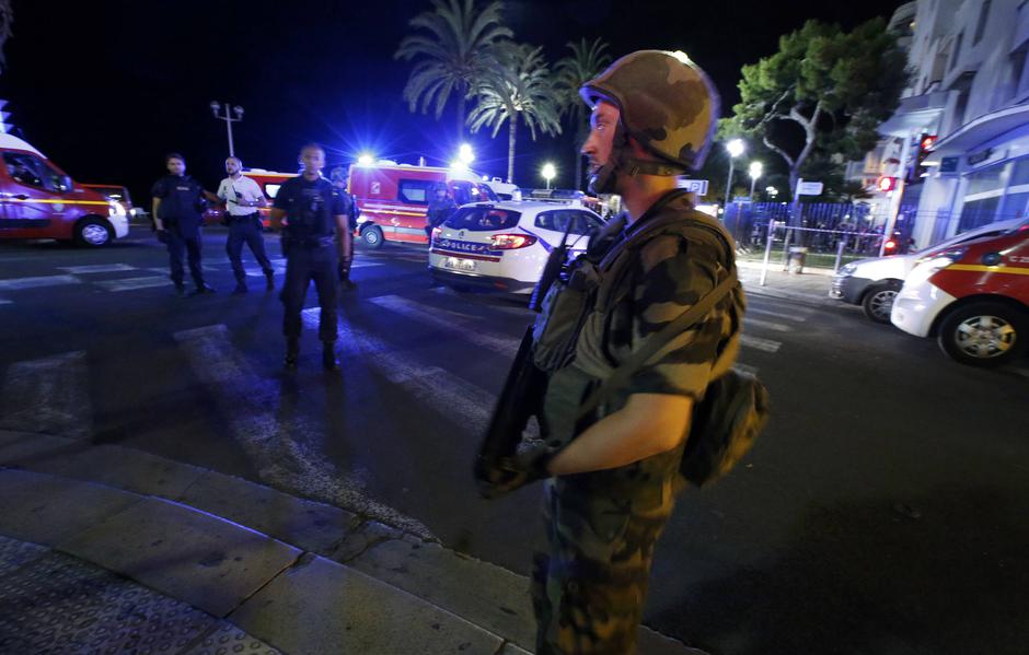 Vojska na ulicama Nice nakon napada