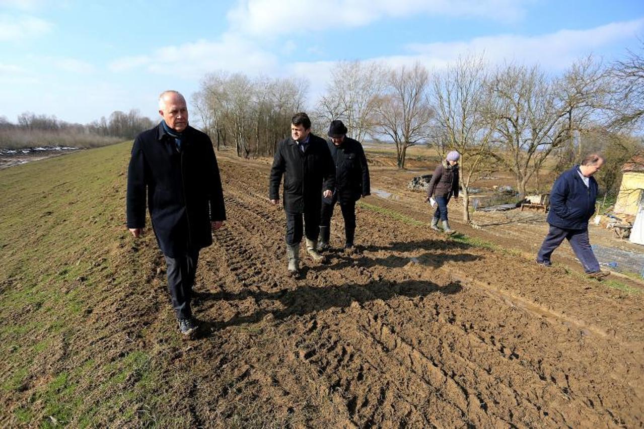 Račinovci,nasip,Ivica Plišić