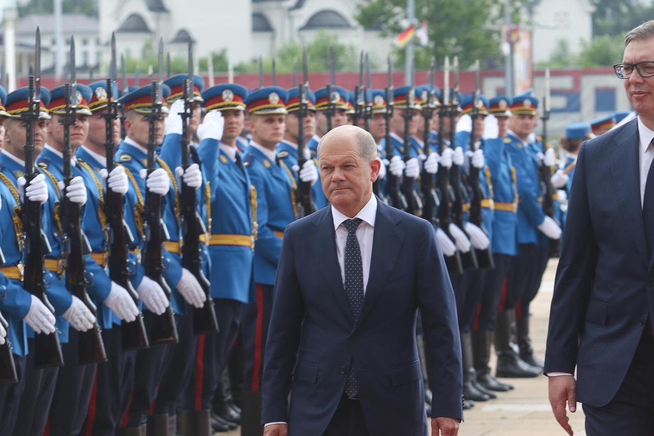 Beograd: Svečani doček kancelara Savezne Republike Njemačke Olafa Scholza ispred Palače Srbija