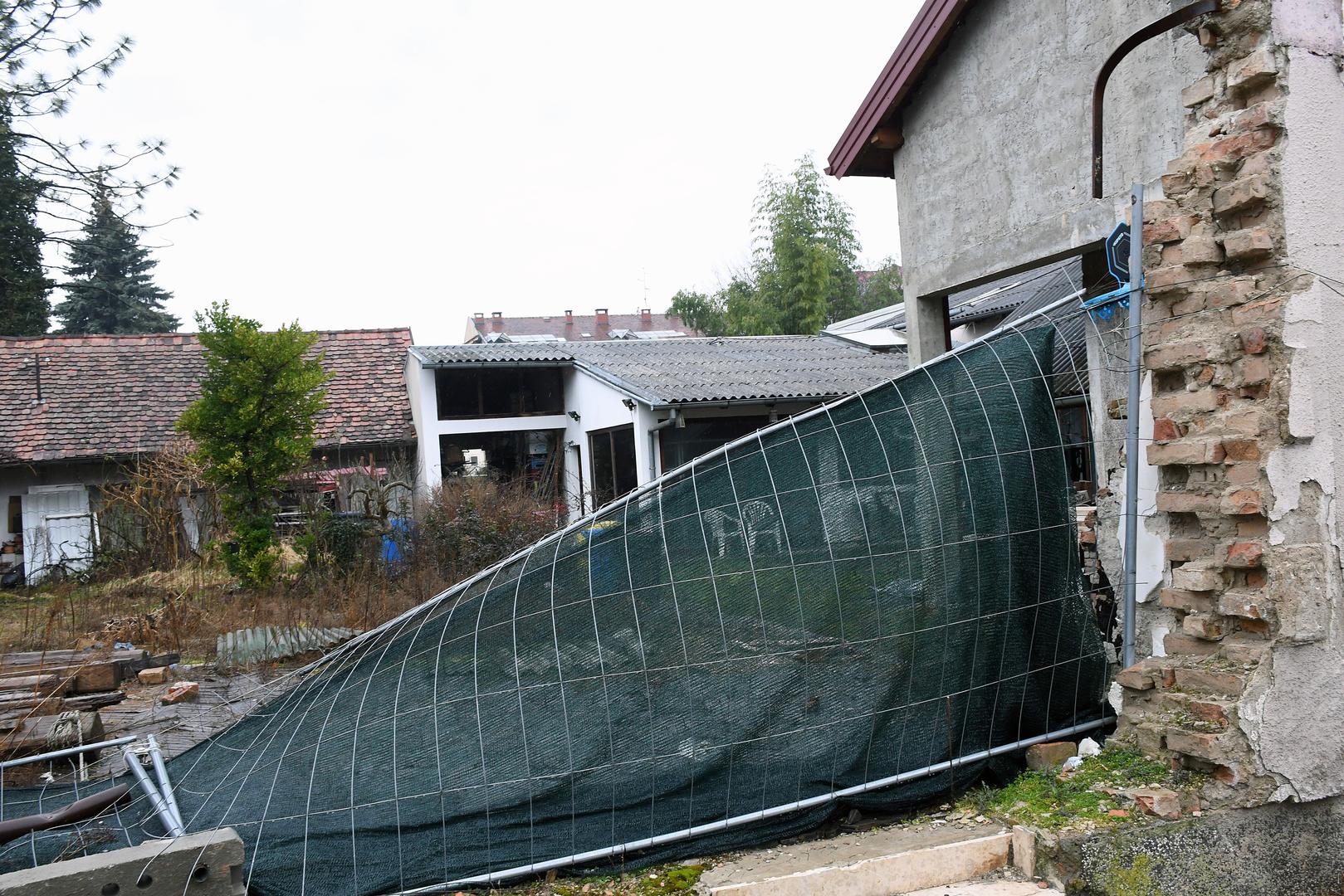 Dosad je na zagrebačkom i petrinjskom području izgrađeno 199 zamjenskih kuća, nakon dva velika potresa koja su odnijela nekoliko života i uništila tisuće domova. 