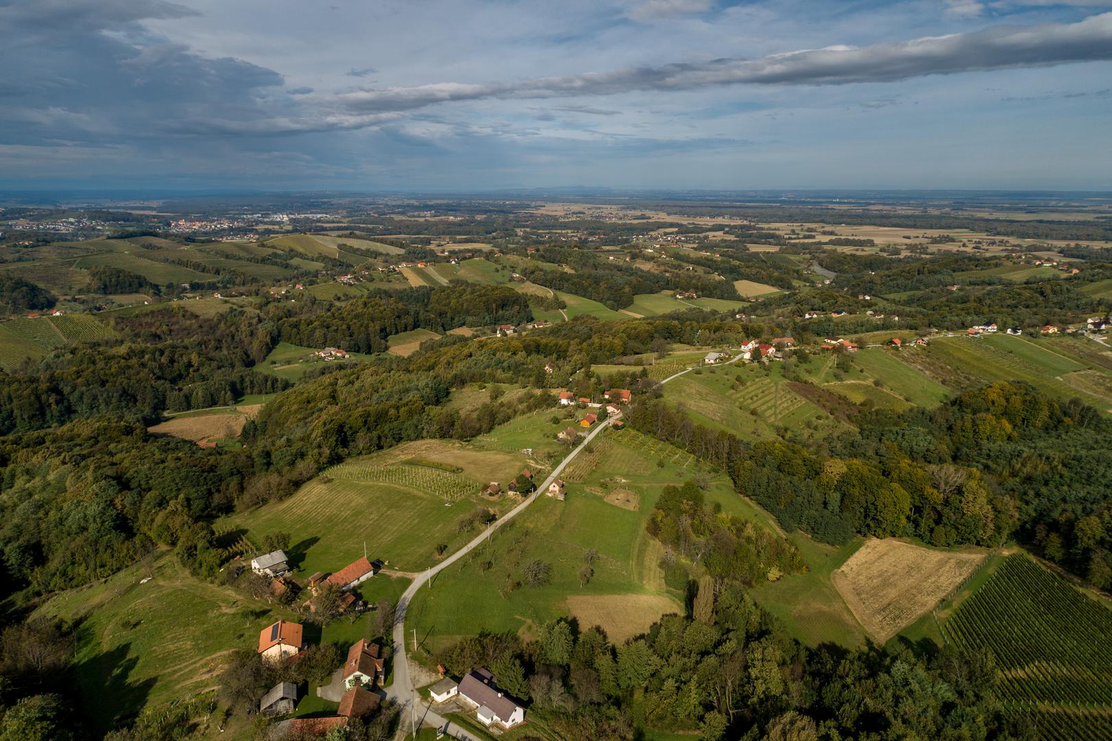 Nedavno je na 27 metara visokom vidikovcu realizirana i nova turistička atrakcija - "Goričko sviralo". Riječ je o orguljama s četiri oktave koje proizvode zvuk pomoću vjetra.
