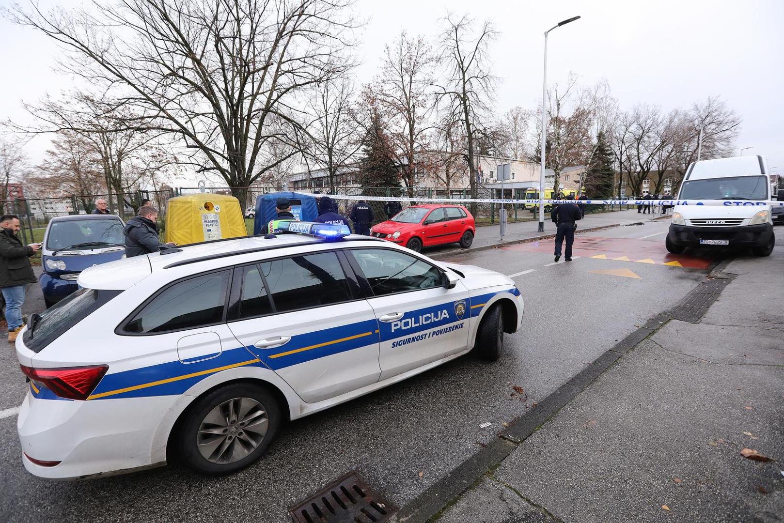 20.12.2024.Zagreb - U OS Precko zasad nepoznati napadac nozem je ozlijedio jednu uciteljicu, a ozljede su zadobili i ucenici. Photo: Robert Anic/PIXSELL