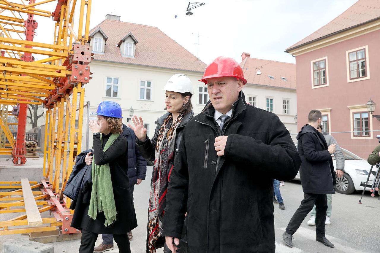 Zagreb: Ministri Bačić i Obuljen Koržinek obišli kulturne ustanove na Gornjem gradu koje se obnavljaju nakon potresa