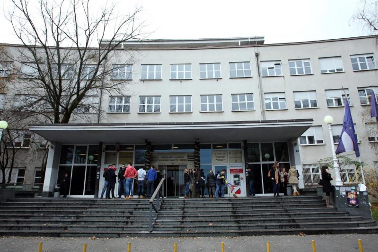 Ekonomski fakultet,referada