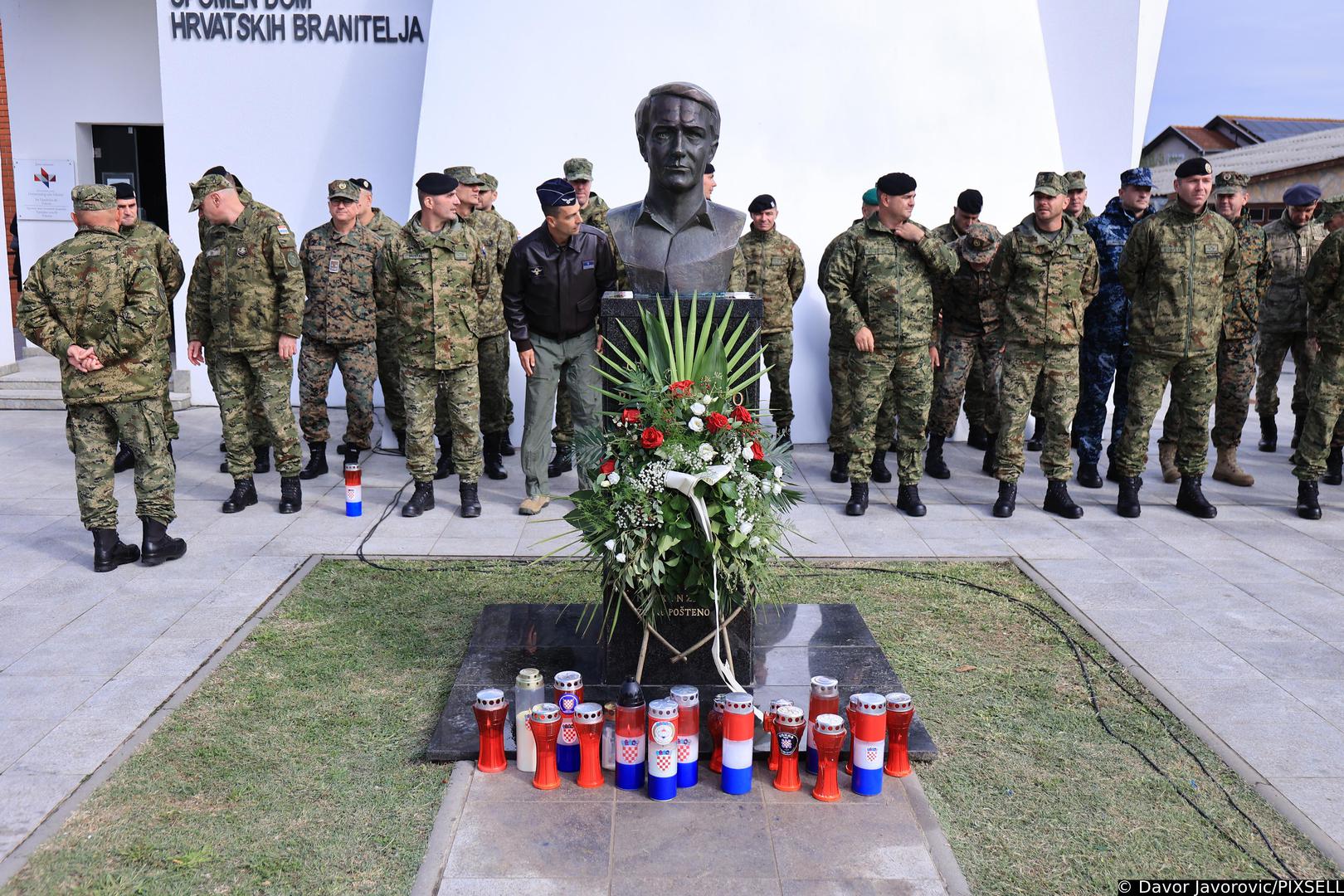 16.10.2021., Vukovar - Obiljezavanje 30. godisnjice tragicne pogibije general bojnika Blage Zadre, heroja Trpinjske ceste. Na Trpinjskoj cesti odrzao se prigodni program "Heroj Trpinjske ceste" nakon cega se krenulo u mimohod do mjesta pogibije general bojnika Blage Zadre.