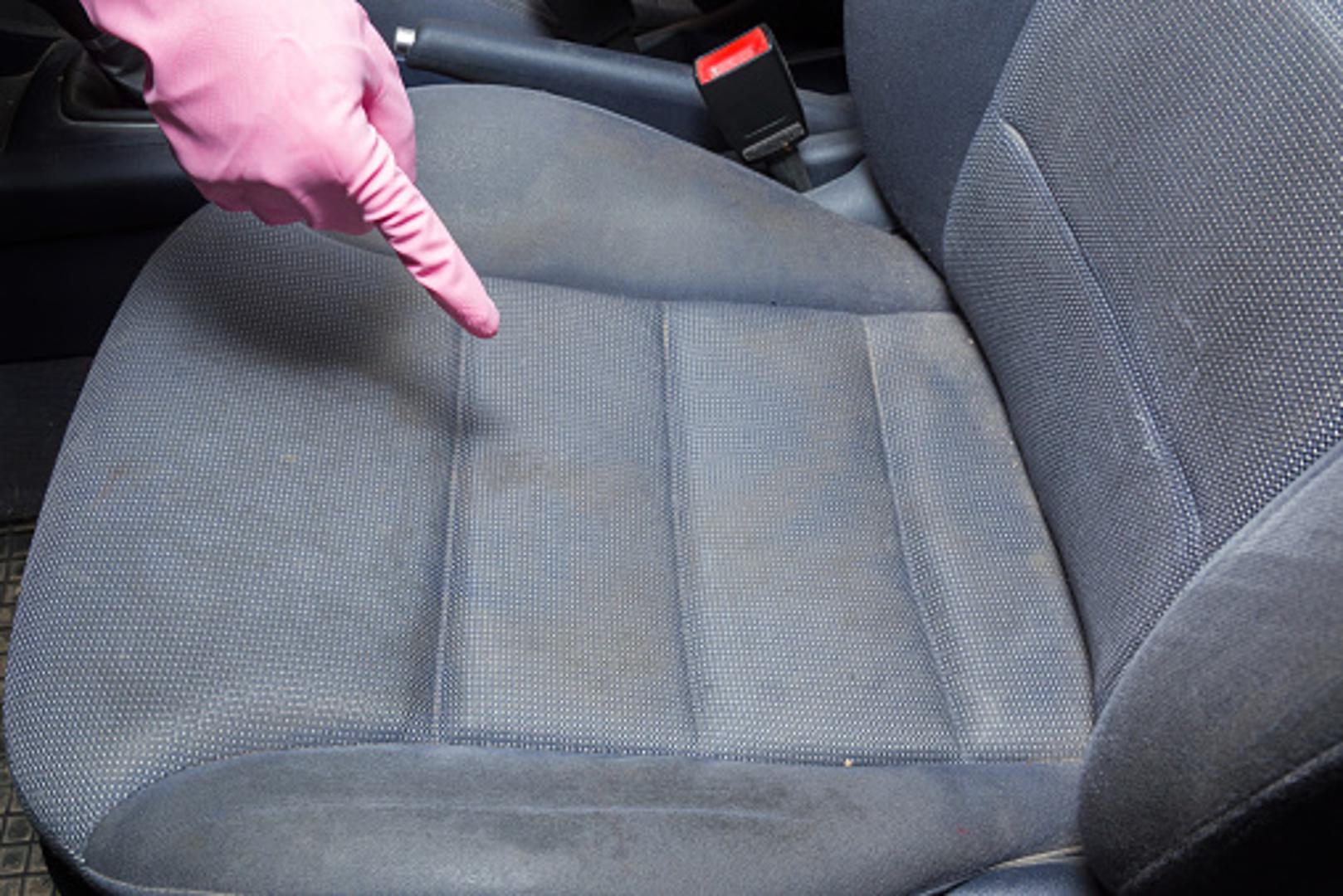 Za čišćenje unutrašnjosti automobila nije potrebno potrošiti puno novca