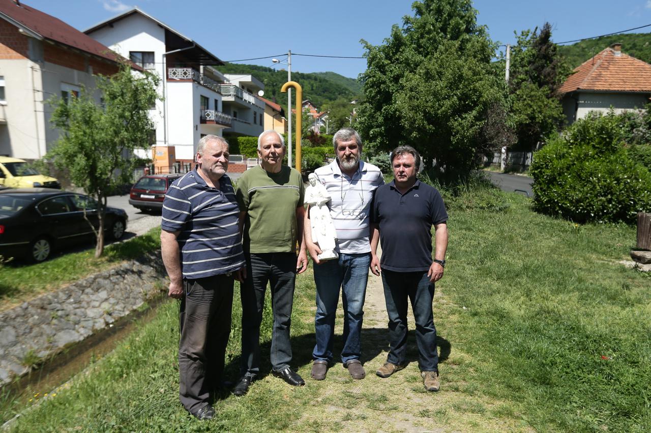 07.05.2015., Zagreb - Udruga za ocuvanje Sestina zeli postaviti kip Sestinske pralje uz potok Medvescak. Udruga se bavi ocuvanjem starih obrta i obicaja Sestinskog kraja.  Photo: Zeljko Lukunic/PIXSELL