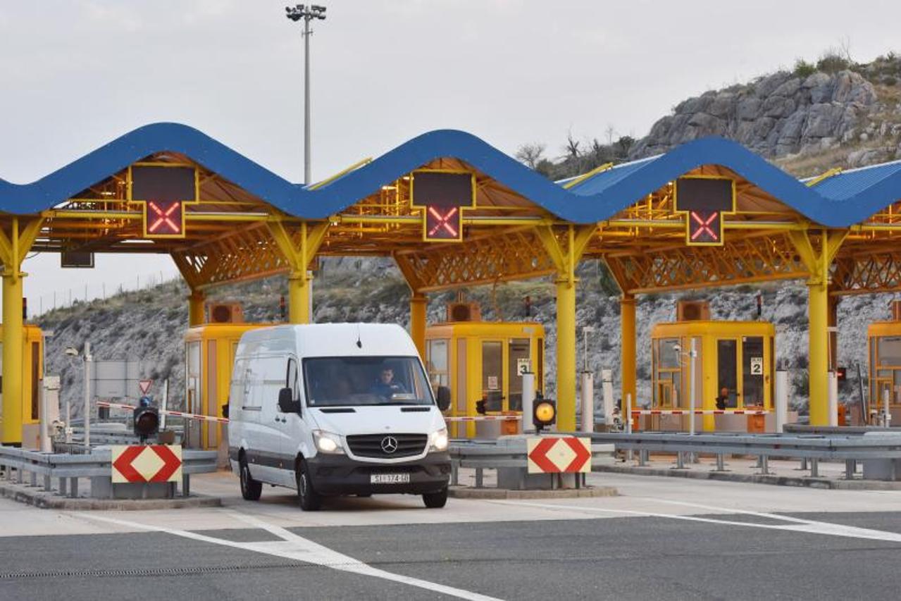 autocesta, cestarina, naplatne kućice