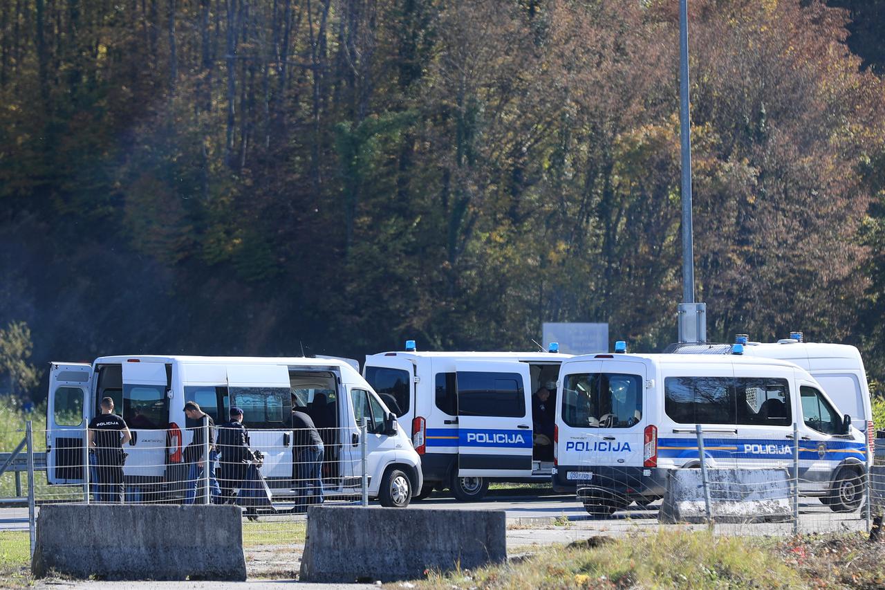 GP Maljevac migranti probili policijski kordon, hrvatska policija postavlja ogradu