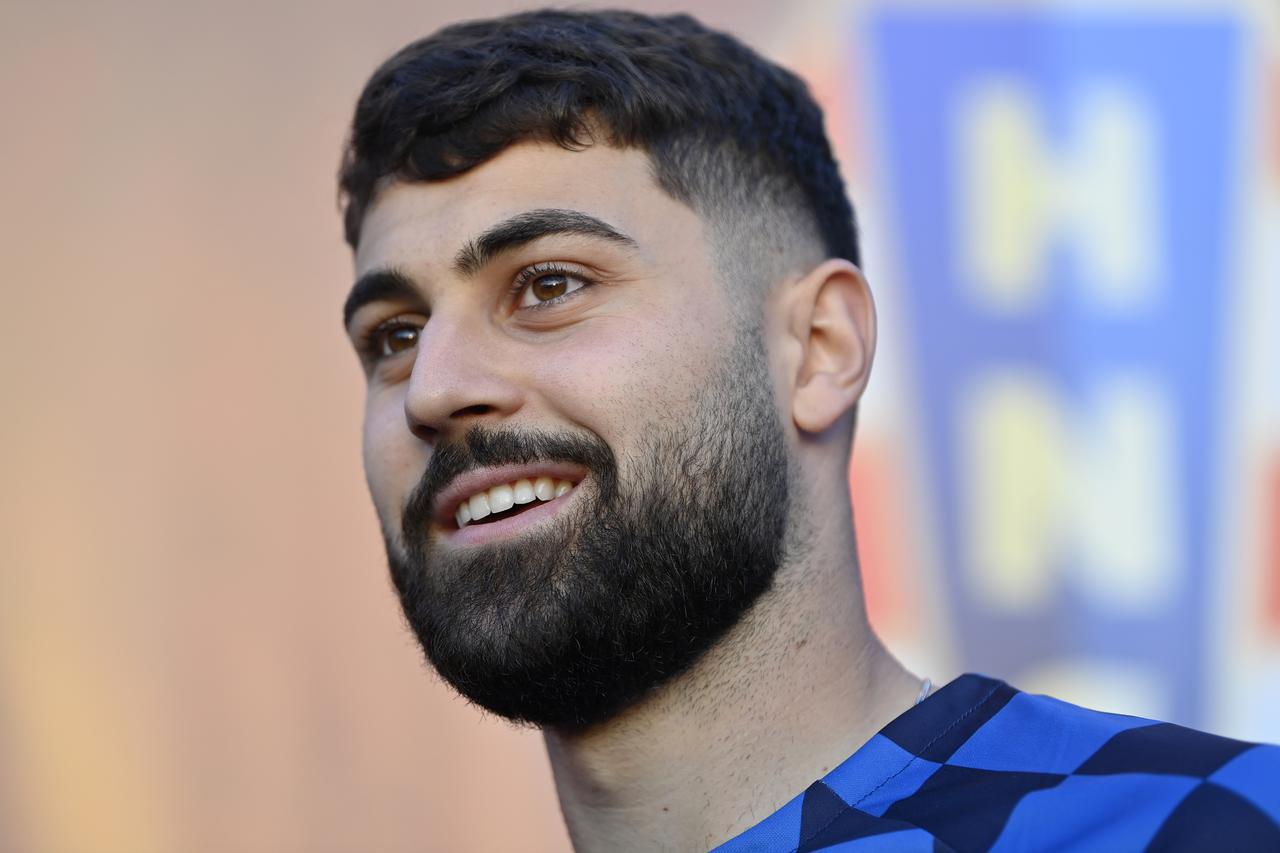 Međusobni okršaj zvijezda Vatrenih u uličnom nogometu održan je u Zagrebu