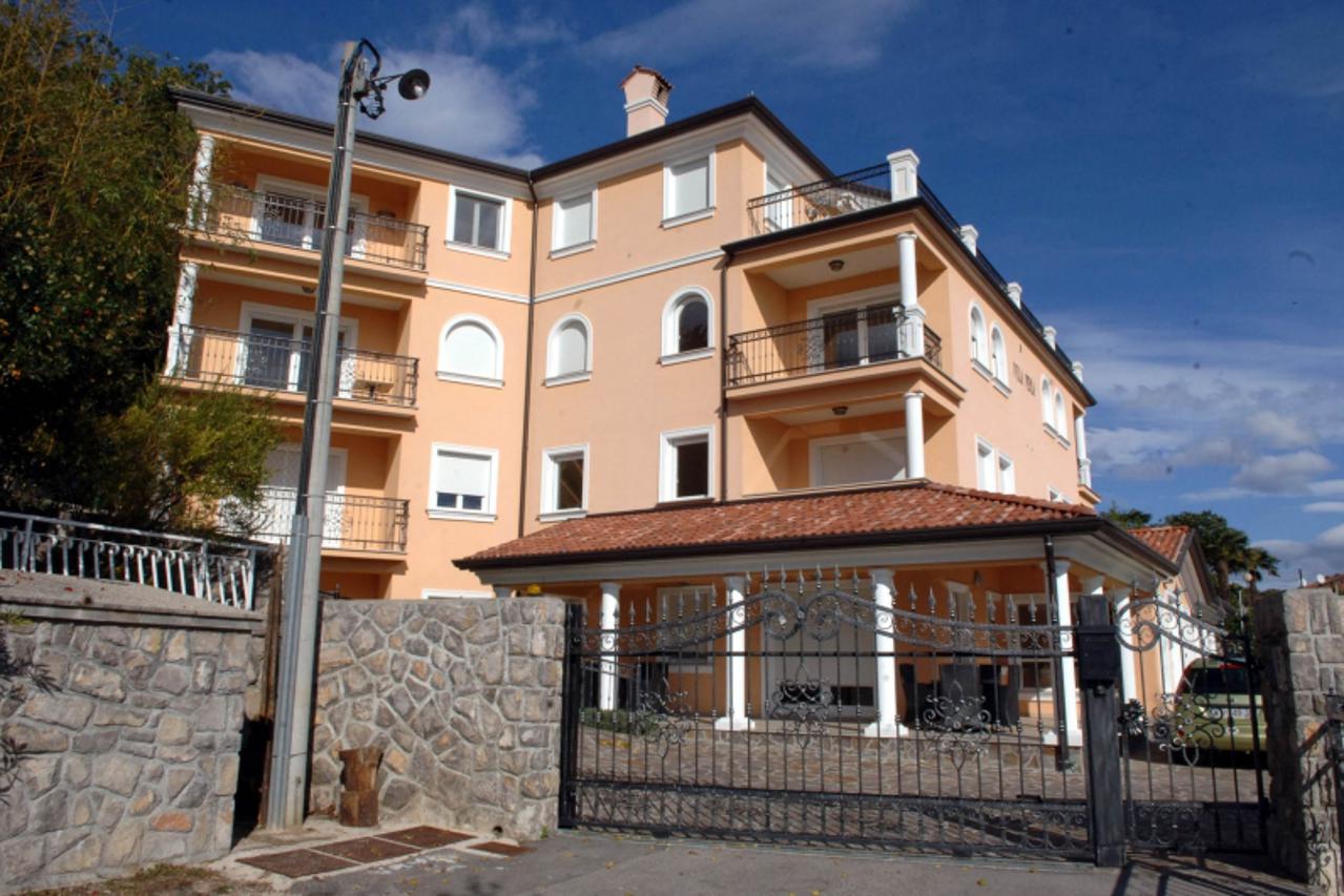 \'za crnu...jurasic.....01.11.2007 icici....prnjat.....akcija kolovoz.....vila perla snimio...goran kovacic\'