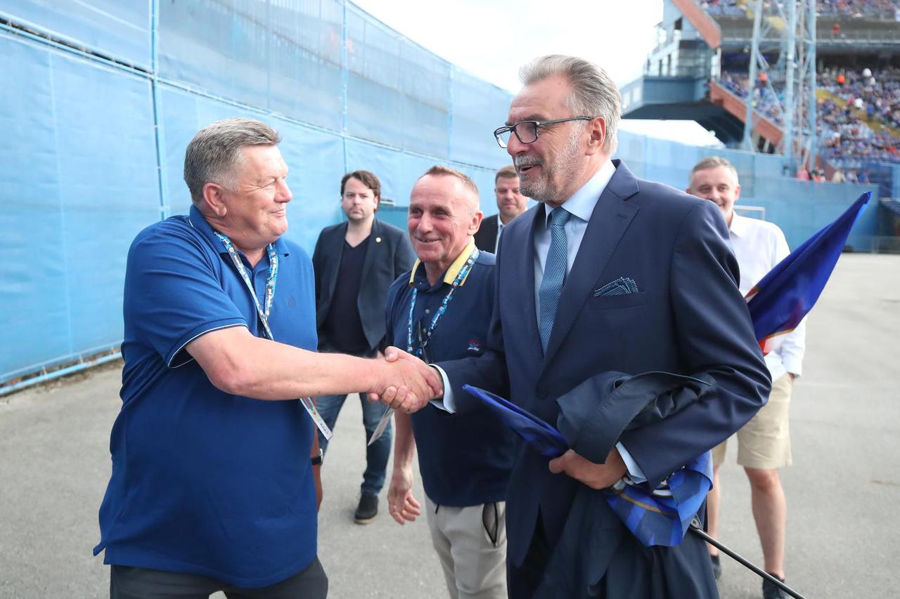 Na Maksimirski stadion stigla je generacija 1982. 
