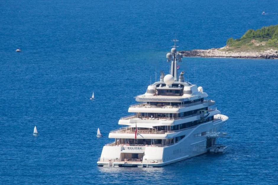 Megajahta Romana Abramoviča