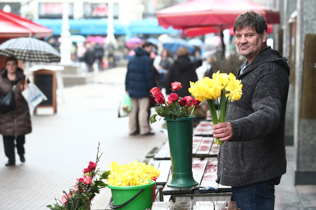 01.03.2016., Zagreb - Proljetno cvijece i ponuda cvijeca na trznici Dolac. Photo: Sanjin Strukic/PIXSELL